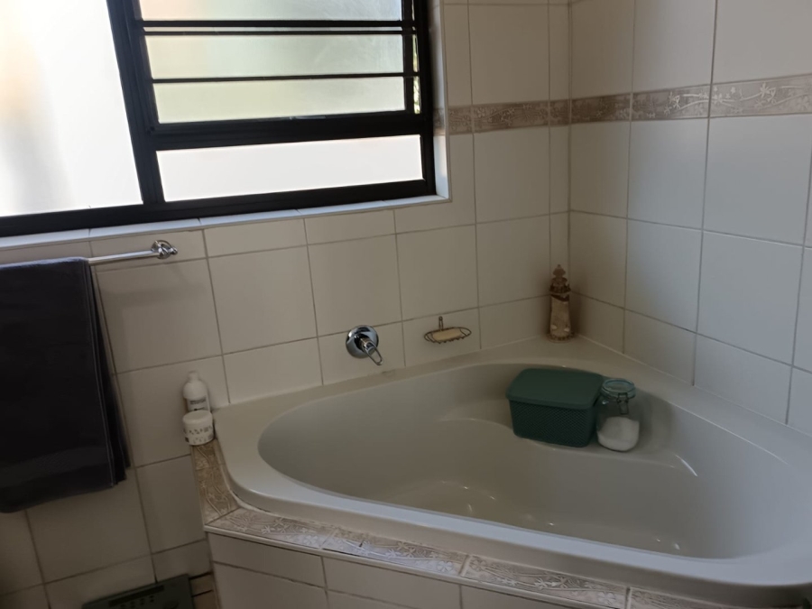 4 Bedroom Property for Sale in Carters Glen Northern Cape